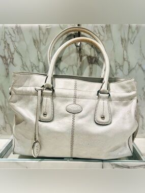 Tod’s Metallic Silver Leather New Restyling D-Bag Media Tote Bag